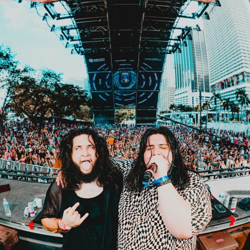YOOKiE live performance